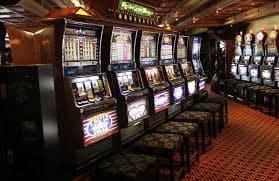 Myanmar ကစားသမား Slot Game Jackpot 1obet App မှ ကစားနေသည့်မြင်ကွင်း